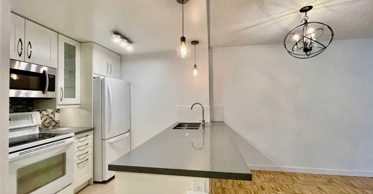 206-22 Shallmar Boulevard, Toronto, ON, M5N 2Z8 - 8