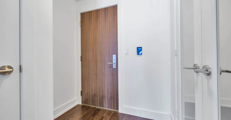 402-200 Bloor Street W, Toronto, ON, M5S 1T8 - 3