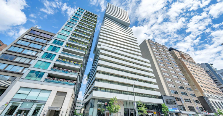 402-200 Bloor Street W, Toronto, ON, M5S 1T8