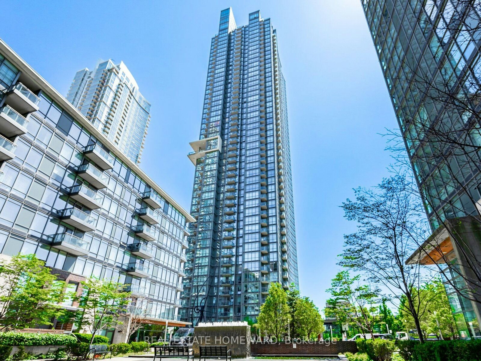 906-11 Brunel Court, Toronto, ON, M5V 3Y3