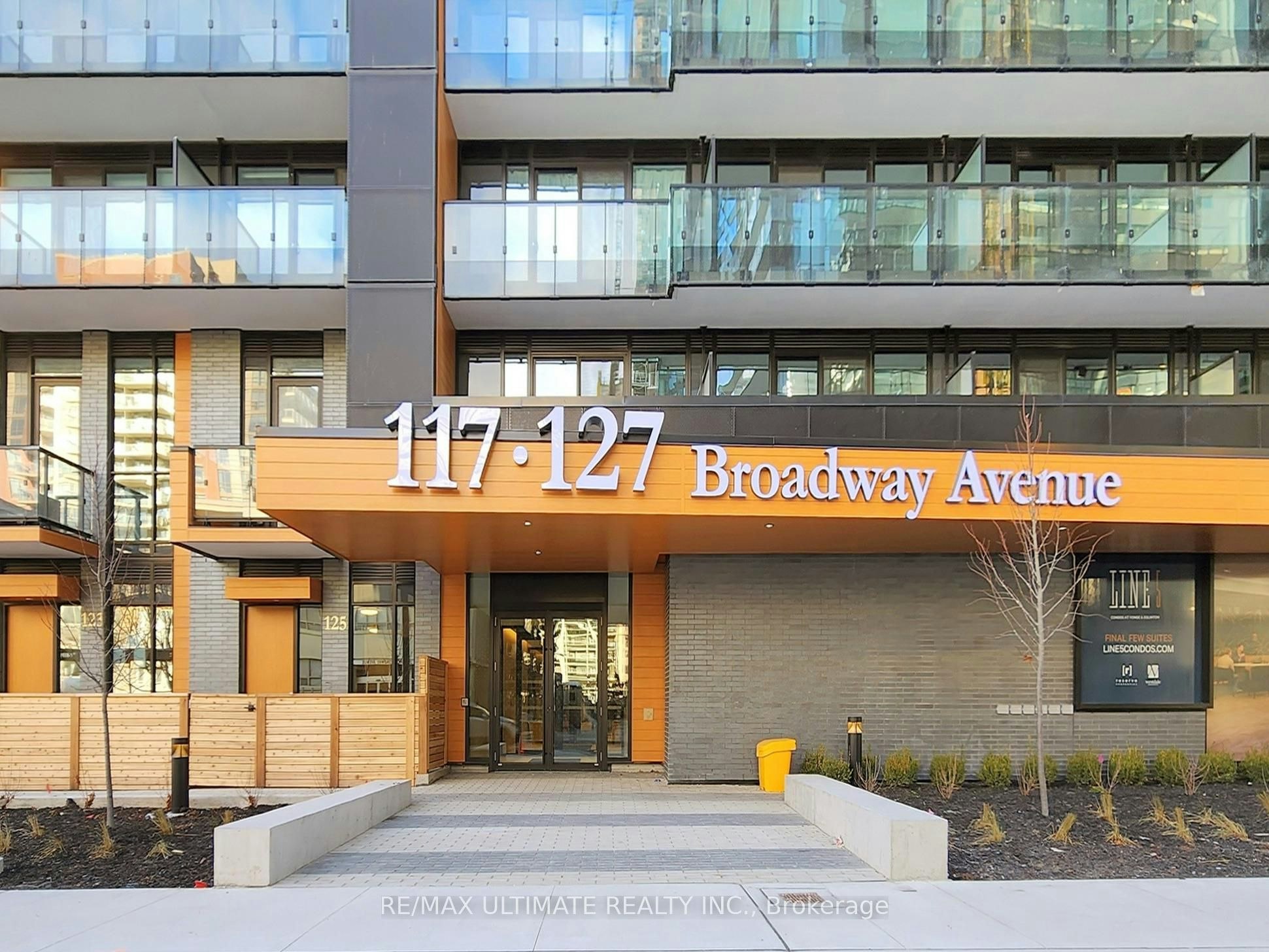 207-117 Broadway Avenue, Toronto, ON, M4P 1V3