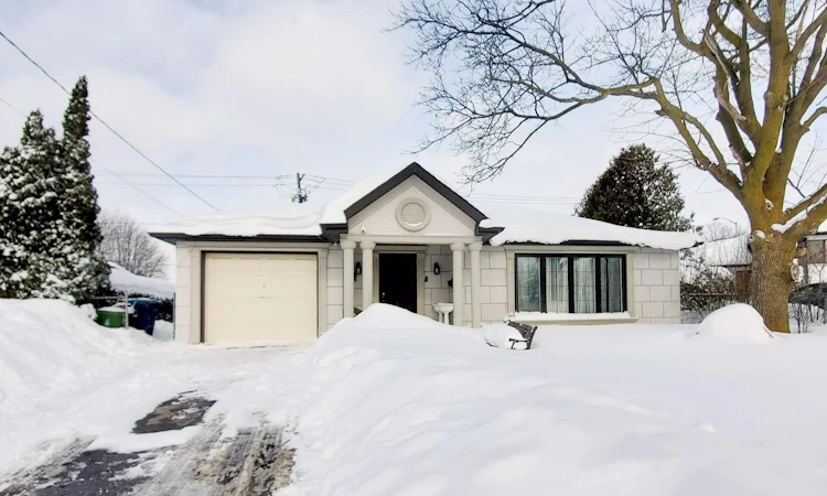 35 Waddington Crescent