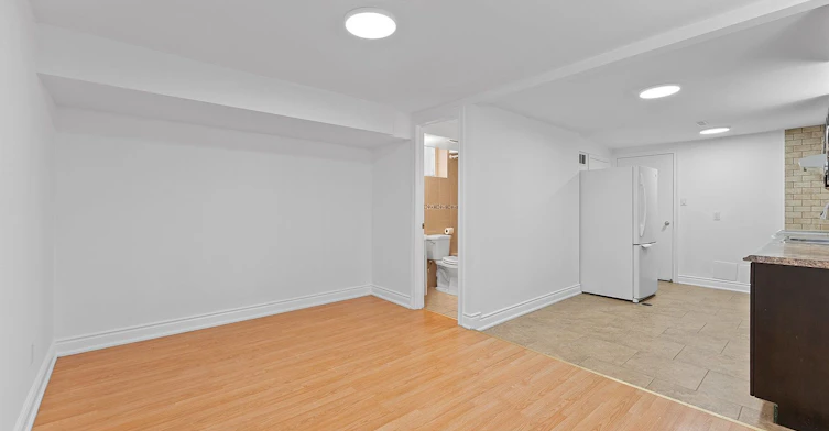 LOWER-502 Westmount Avenue, Toronto, ON, M6E 3N5 - 11