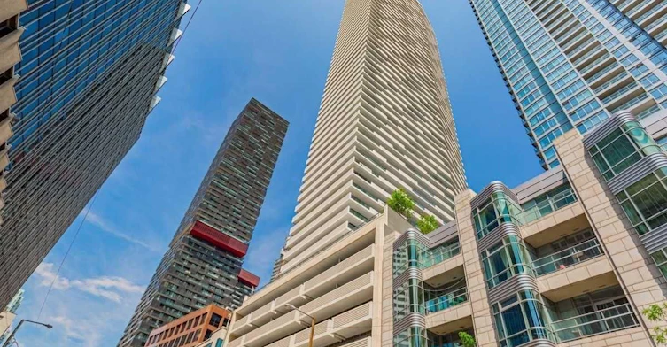 5702-2221 Yonge Street, Toronto, ON, M4S 2B4