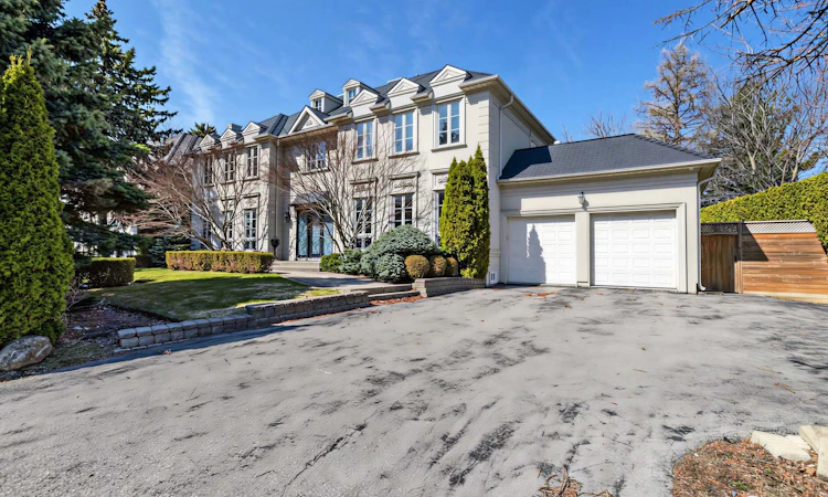 8 Colvestone Road