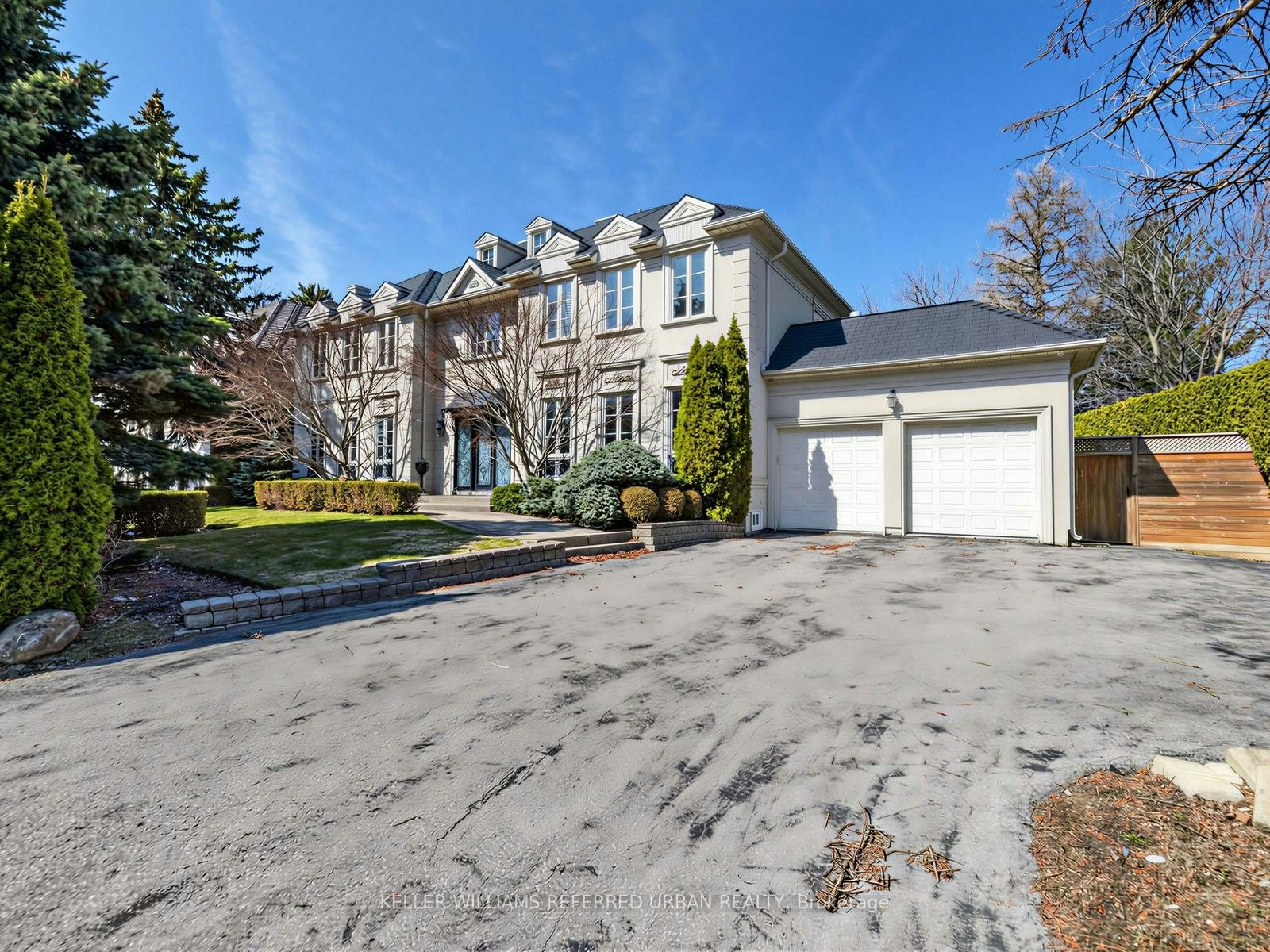 8 Colvestone Road, Toronto, ON, M2L 1X3