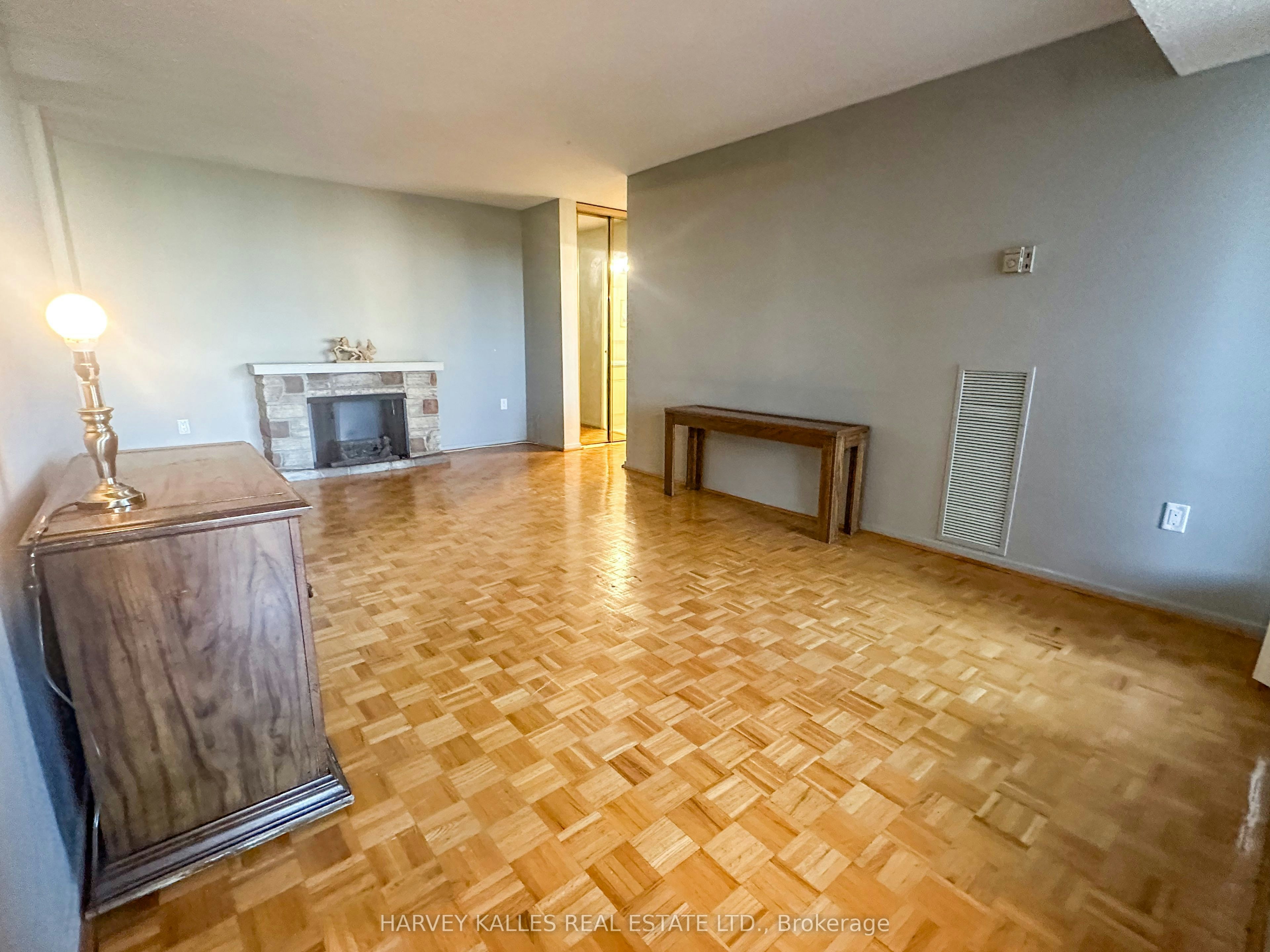 704-150 Neptune Drive, Toronto, ON, M6A 2Y9 - 12
