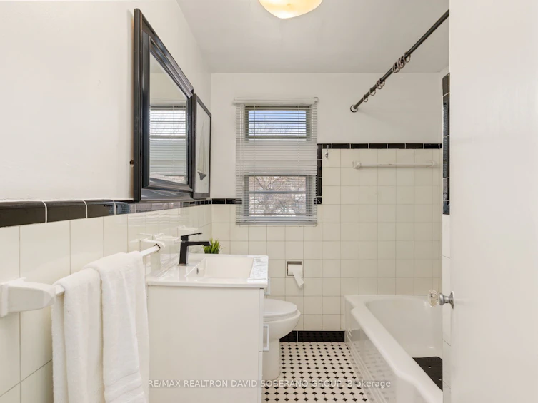 38 Touraine Avenue, Toronto, ON, M3H 1R2 - 21
