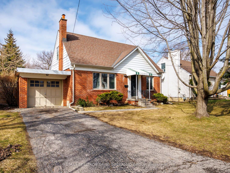 38 Touraine Avenue, Toronto, ON, M3H 1R2 - 2