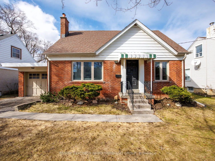 38 Touraine Avenue, Toronto, ON, M3H 1R2