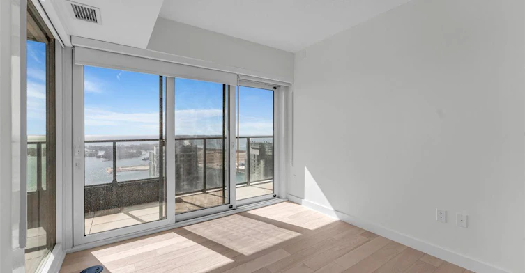 5709-1 Concord Cityplace Way, Toronto, ON, M5V 0X3 - 32