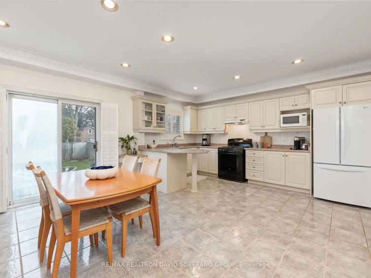 168 Clanton Park Road, Toronto, ON, M3H 2E7 - 15