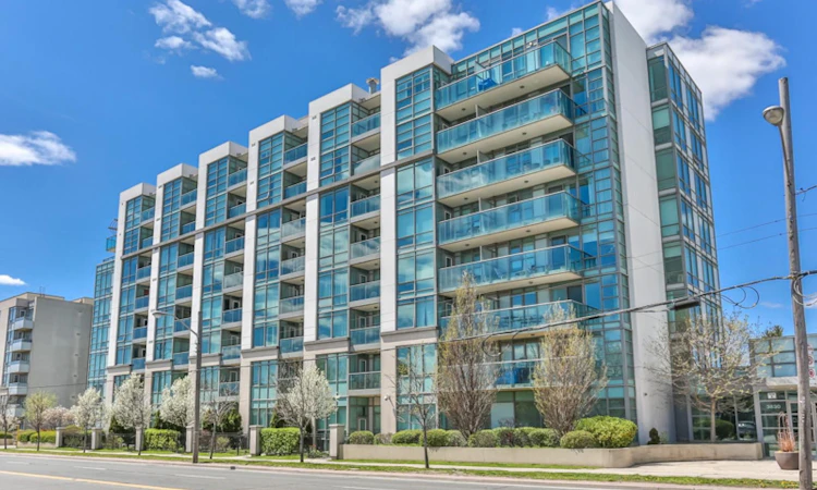 512-3830 Bathurst Street