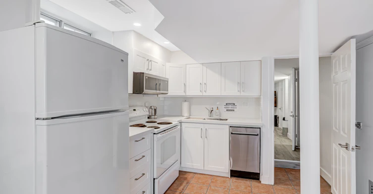 Lower-559 Delaware Avenue N, Toronto, ON, M6H 2V3 - 5
