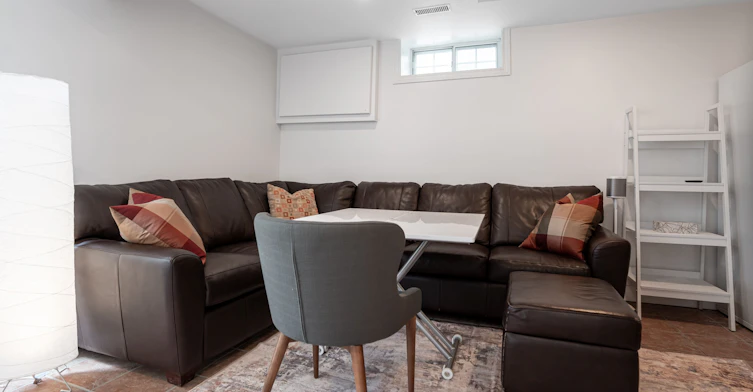 Lower-559 Delaware Avenue N, Toronto, ON, M6H 2V3 - 4
