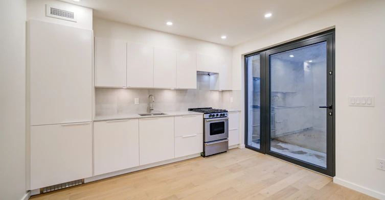 UNIT 5-78 Gladstone Avenue, Toronto, ON, M6J 3K8 - 6