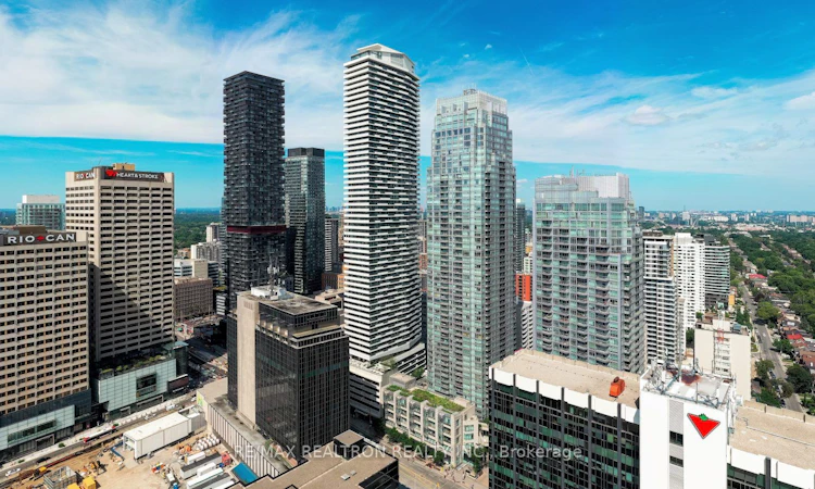 4710-2221 Yonge Street