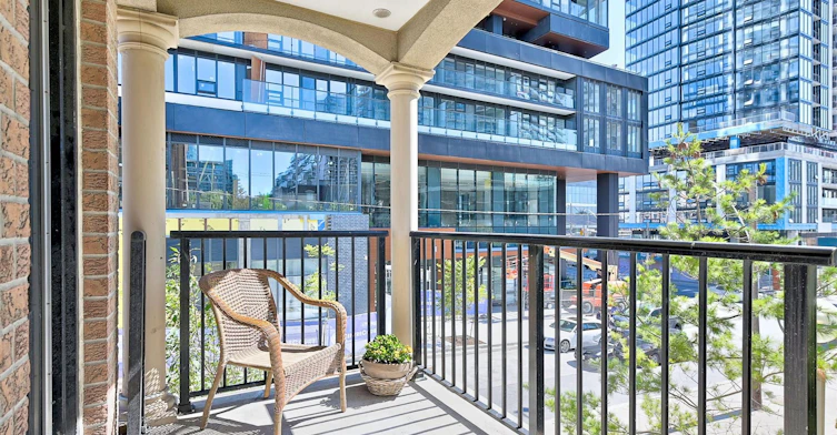 109-22 Western Battery Road, Toronto, ON, M6K 3N9 - 3