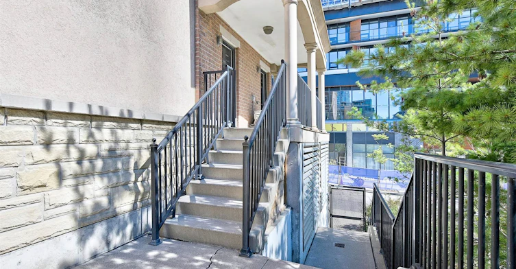 109-22 Western Battery Road, Toronto, ON, M6K 3N9 - 2
