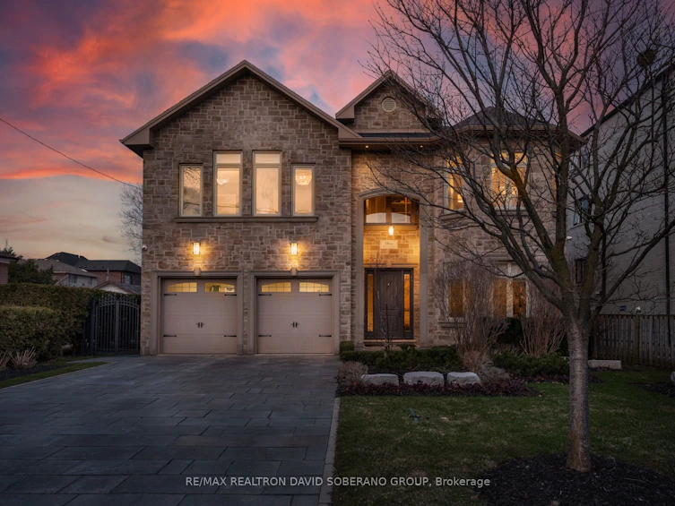 3 Dunsmore Gardens, Toronto, ON, M3H 3M1