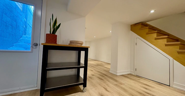 Lower-62 Palmerston Avenue, Toronto, ON, M6J 2J1 - 4