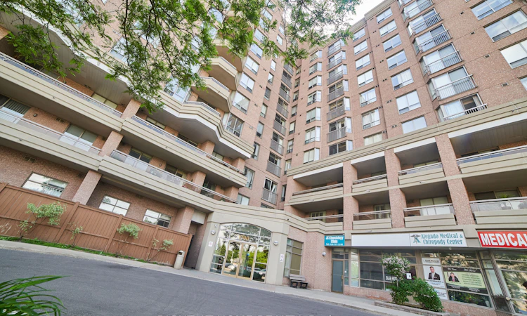 609-1700 Eglinton Avenue E