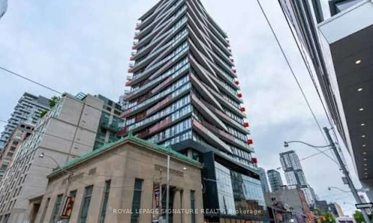 712-215 Queen Street W