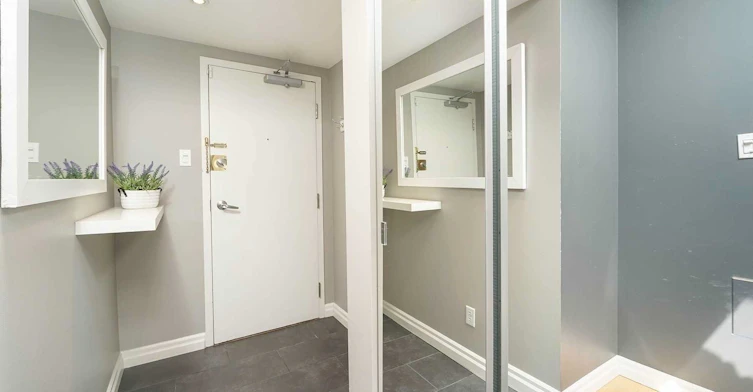 4-1174 Yonge Street, Toronto, ON, M4W 2L9 - 2