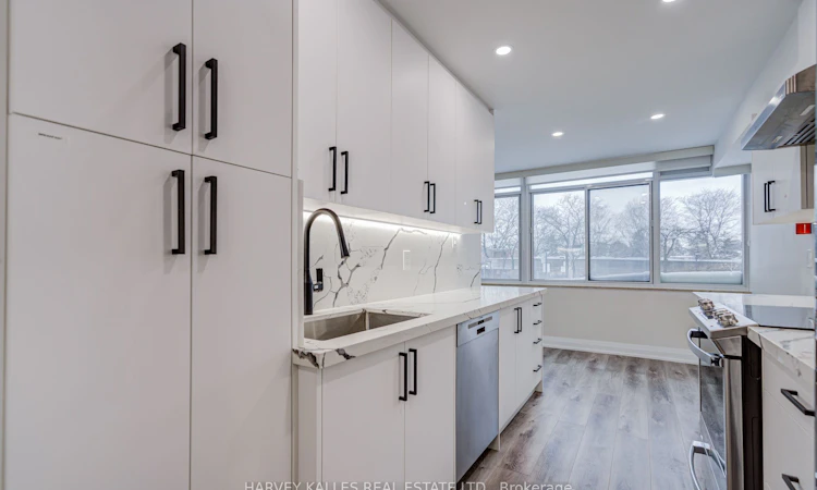 109-3000 Bathurst Street