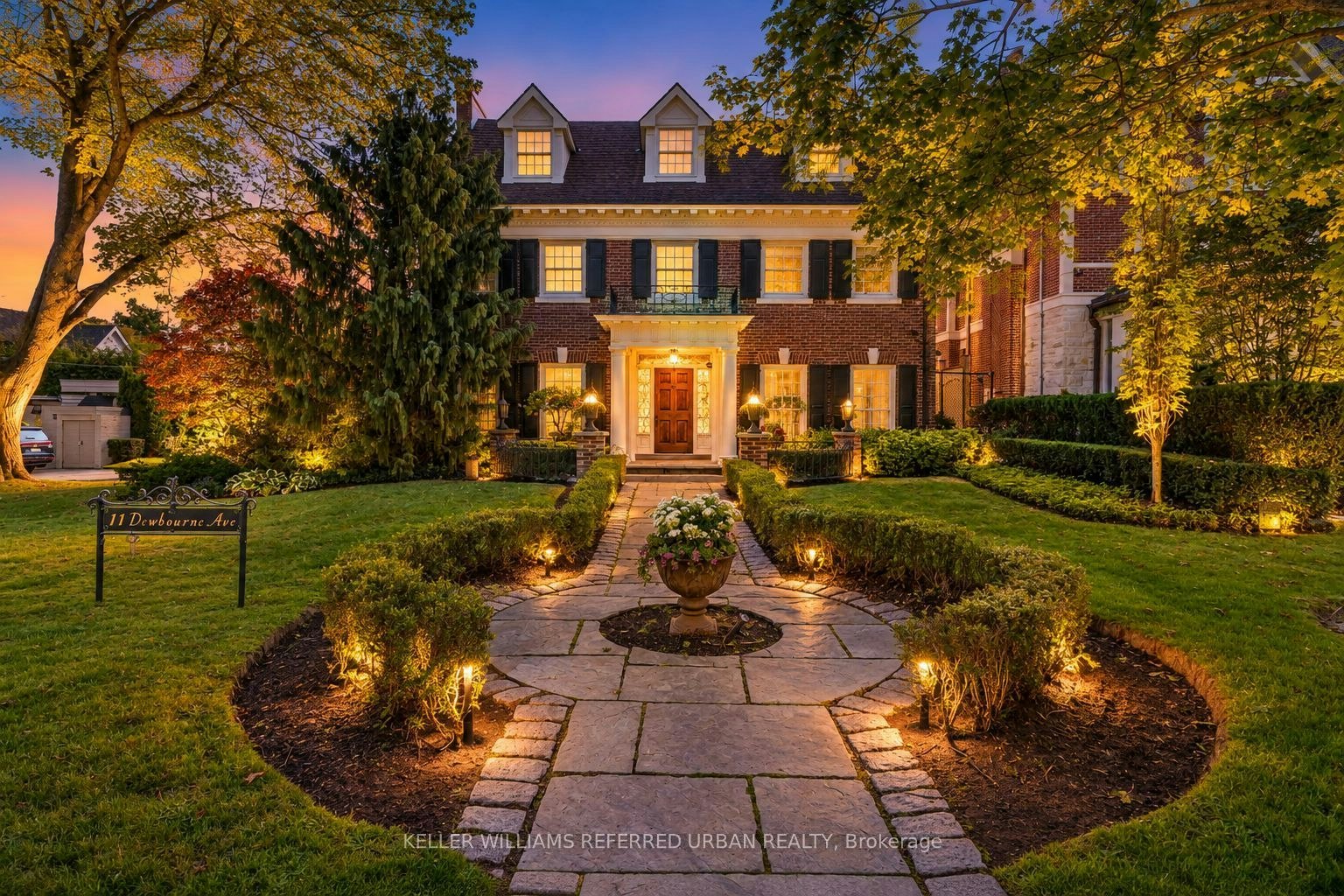 11 Dewbourne Avenue, Toronto, ON, M5P 1Z3