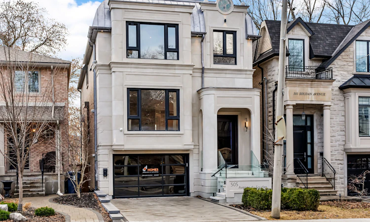 505 Soudan Avenue