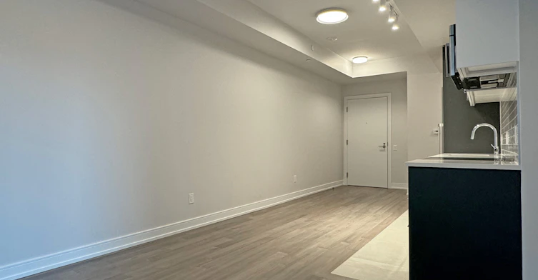 202-2525 Bathurst Street, Toronto, ON, M6B 2Y9 - 4