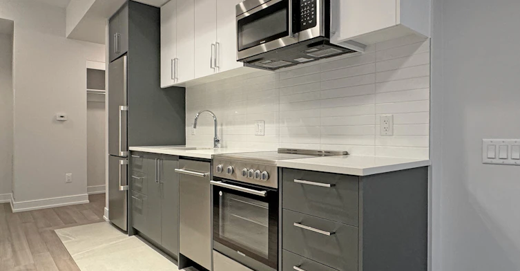 202-2525 Bathurst Street, Toronto, ON, M6B 2Y9 - 3