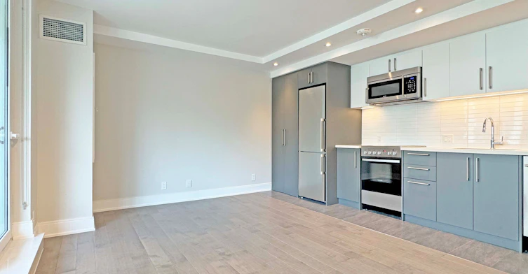 203-11 Walmer Road, Toronto, ON, M5R 2W9 - 4