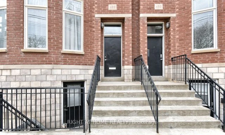 488 King Street E
