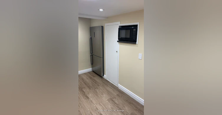 Lower-900 Avenue Road, Toronto, ON, M5P 2K6 - 11
