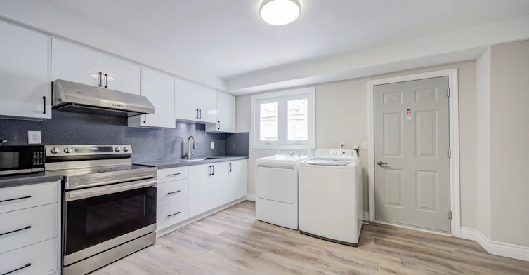 Upper-59 Wolseley Street, Toronto, ON, M5T 1A4 - 7