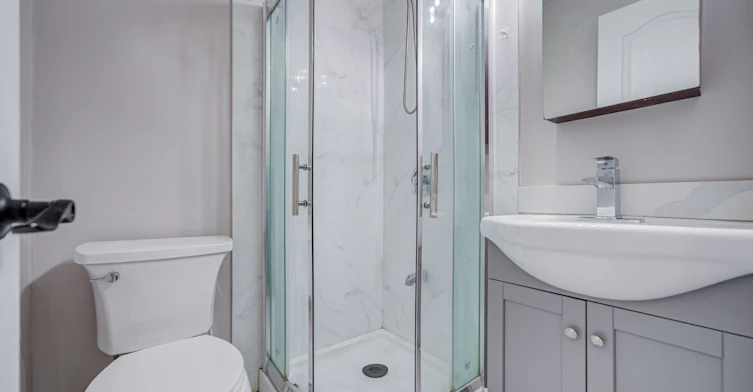 Upper-59 Wolseley Street, Toronto, ON, M5T 1A4 - 5