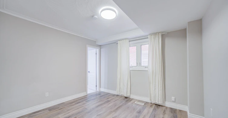 Upper-59 Wolseley Street, Toronto, ON, M5T 1A4 - 4