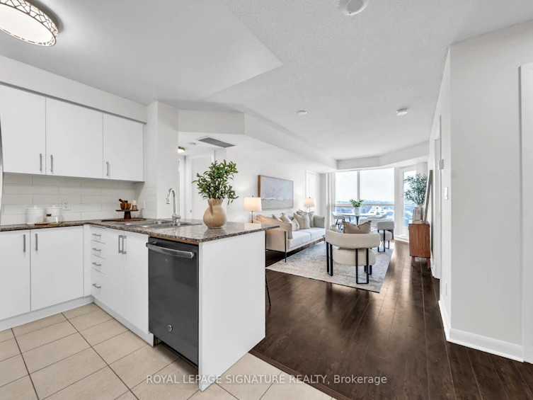 1902-5791 Yonge Street, Toronto, ON, M2M 0A8 - 2