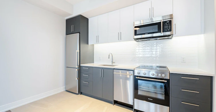 810-2525 Bathurst Street, Toronto, ON, M6B 2Y9 - 6