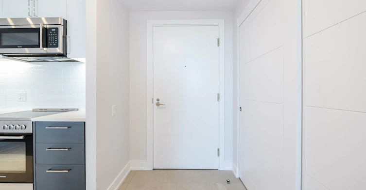 810-2525 Bathurst Street, Toronto, ON, M6B 2Y9 - 3