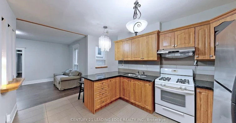 Main Level-233 Borden Street, Toronto, ON, M5S 2N5 - 3