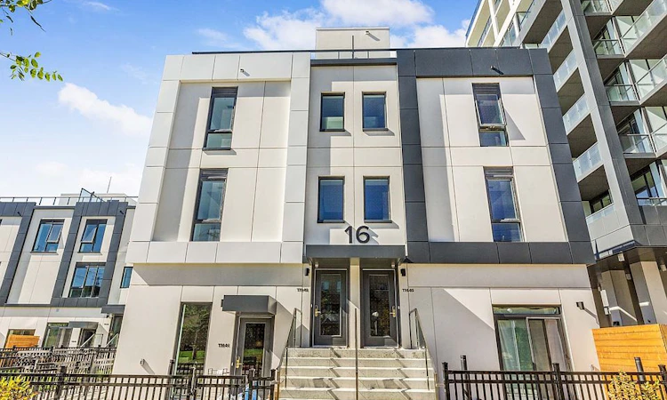 TH01-16 Greenbriar Road