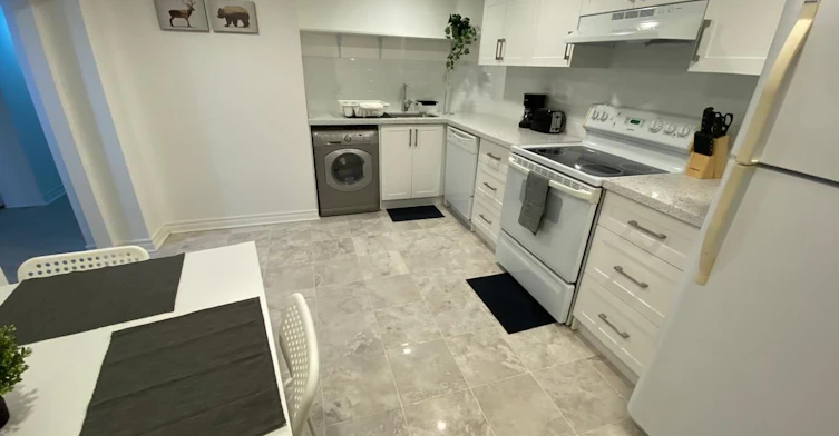 Basement-184 Madison Avenue, Toronto, ON, M5R 2S5 - 6