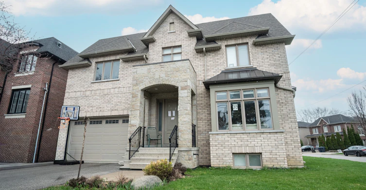1-35 Roberta Drive, Toronto, ON, M6A 2J6 - 12