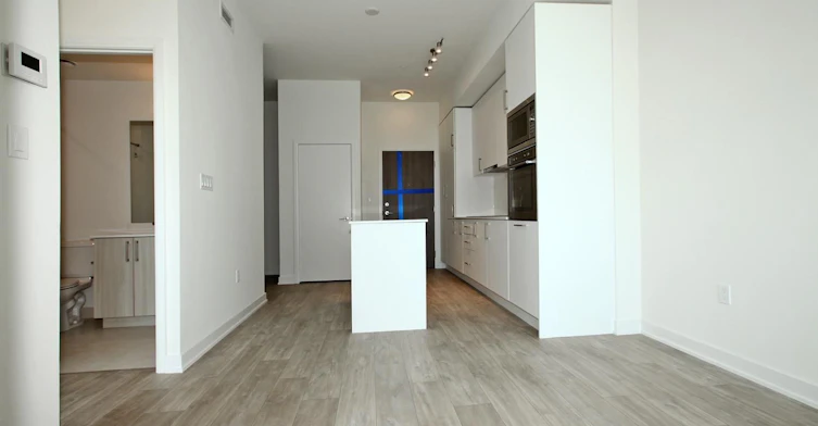 404W-27 Bathurst Street, Toronto, ON, M5V 0R1 - 3