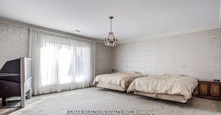 29 Sultana Avenue, Toronto, ON, M6A 1T2 - 26