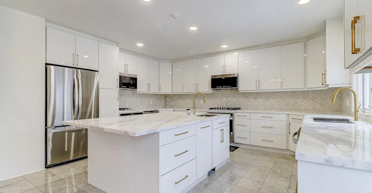 29 Sultana Avenue, Toronto, ON, M6A 1T2 - 38