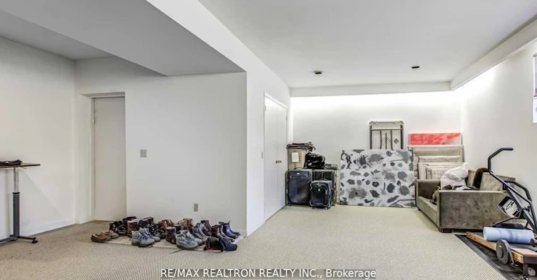 29 Sultana Avenue, Toronto, ON, M6A 1T2 - 35